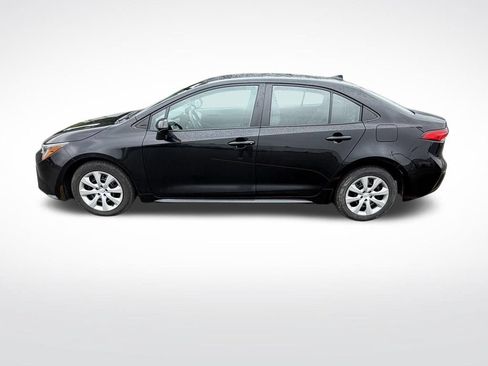 Used 2025 Toyota Corolla LE FWD image 2