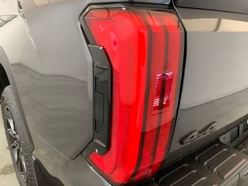 Used 2025 Toyota Tundra SR5 AWD/4WD image 9