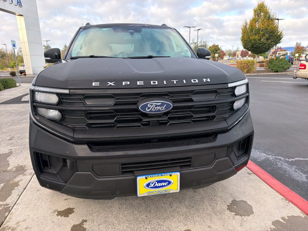 Used 2025 Ford Expedition Active AWD/4WD image 7