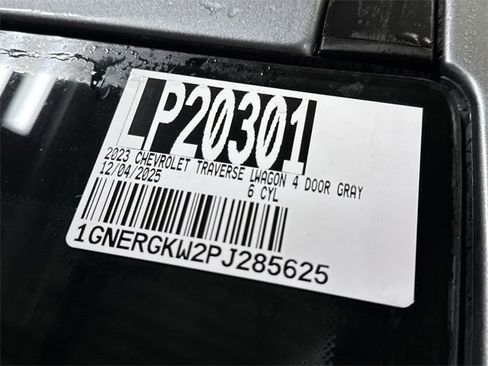 Used 2023 Chevrolet Traverse LT image 32