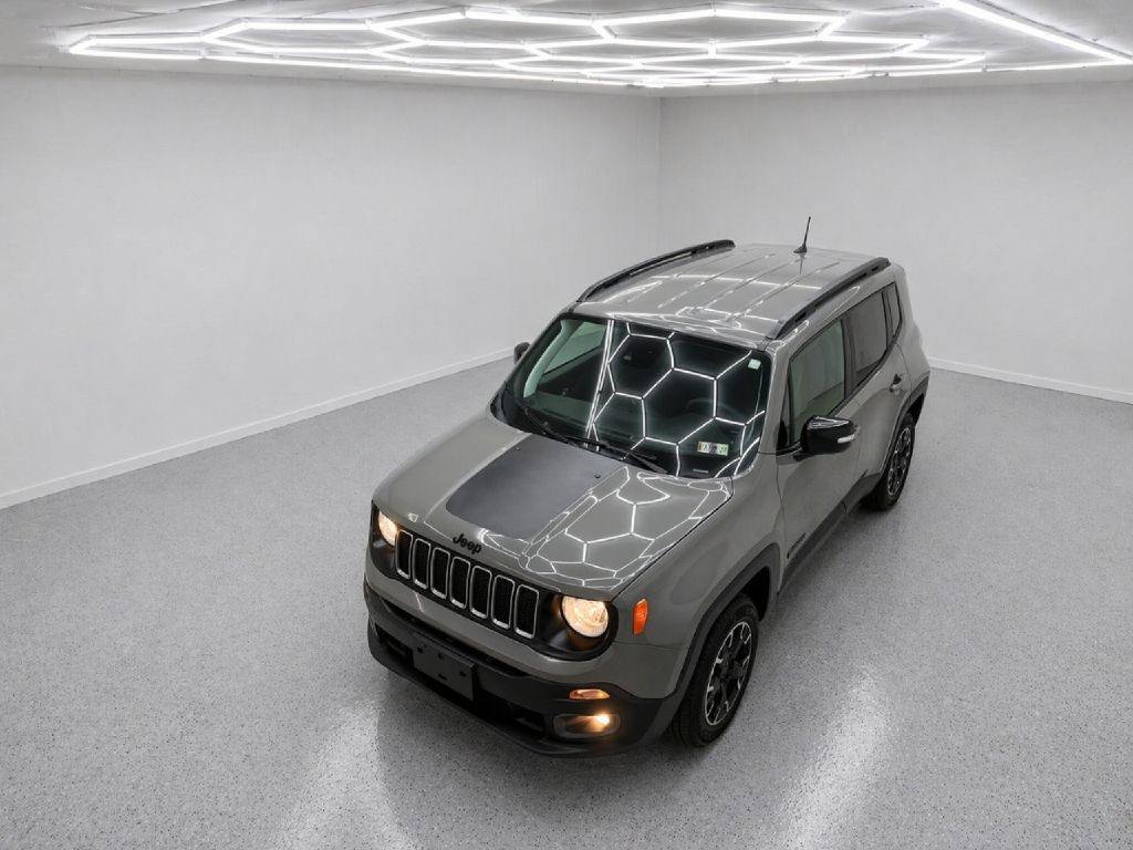 Used 2023 Jeep Renegade Latitude AWD/4WD image 30