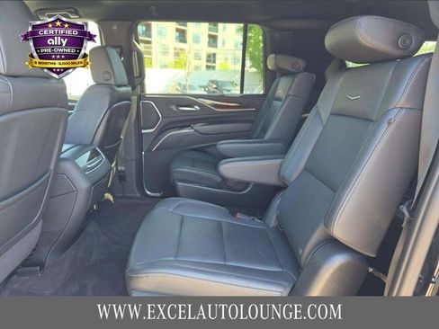 Used 2023 Cadillac Escalade ESV Luxury AWD/4WD image 13