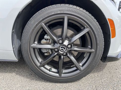 Used 2017 MAZDA MX-5 Miata Club image 11