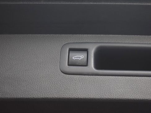 Used 2022 Toyota Highlander LE image 13