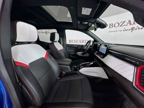 Used 2024 GMC Canyon AT4X image 32