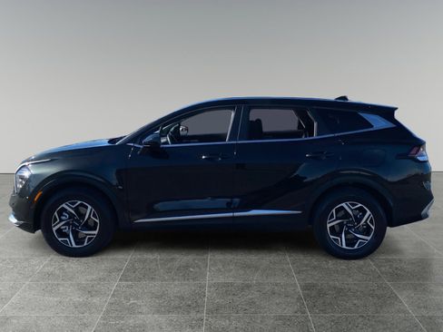 Used 2024 Kia Sportage LX image 2