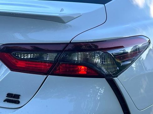 Used 2022 Toyota Camry SE w/ Cold Weather Package AWD/4WD image 5