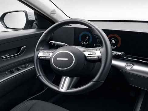 Used 2025 Hyundai Kona SEL FWD image 17