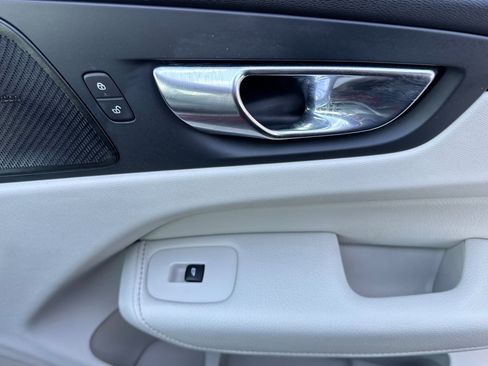 Used 2021 Volvo XC60 T8 Inscription Expression w/ Advanced Package image 18