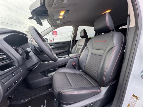 Certified 2025 Nissan Rogue SV image 16