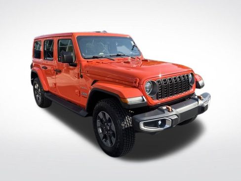 Used 2018 Jeep Wrangler Unlimited Sahara AWD/4WD image 4
