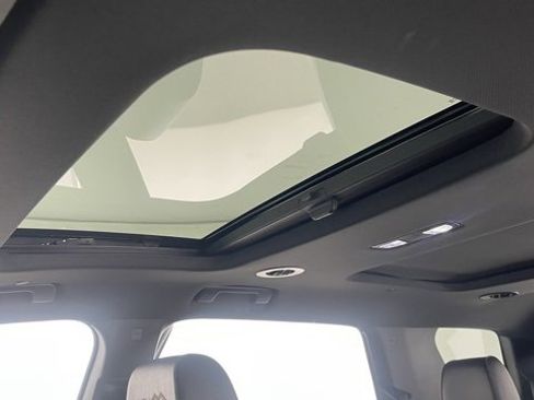 Used 2024 Chevrolet Traverse High Country image 45