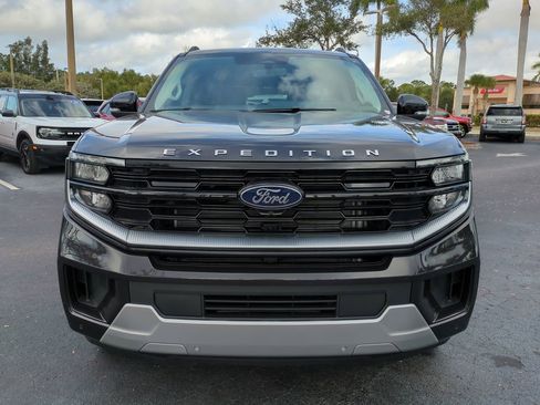 New 2025 Ford Expedition Platinum w/ Driver's Package image 9