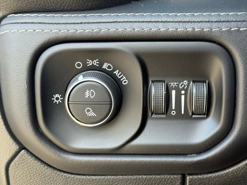 Used 2023 RAM 1500 Limited w/ Trailer Tow Group image 29