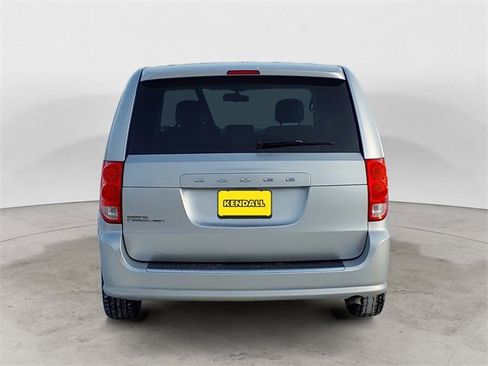 Used 2012 Dodge Grand Caravan SE image 4