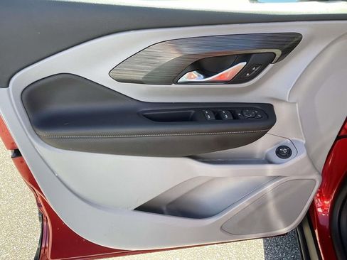 Used 2022 GMC Terrain SLE w/ Driver Convenience Package image 17