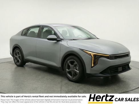 Used 2025 Kia K4 LXS image 1