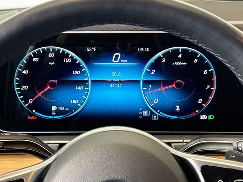 Used 2022 Mercedes-Benz GLE 350 GLE 350 4MATIC SUV w/ Premium Package image 12