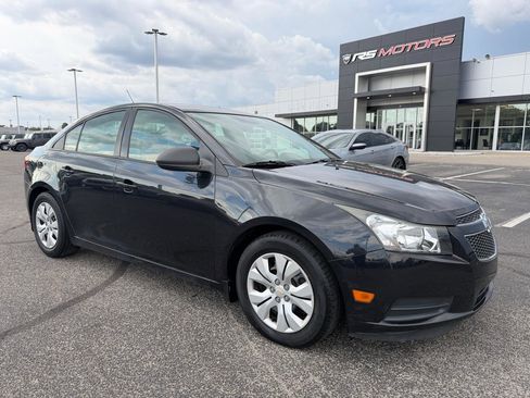 Used 2014 Chevrolet Cruze LS FWD image 1