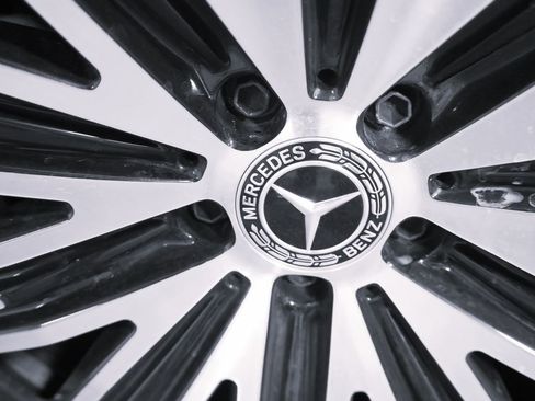 Used 2023 Mercedes-Benz EQE 500 4MATIC SUV image 8