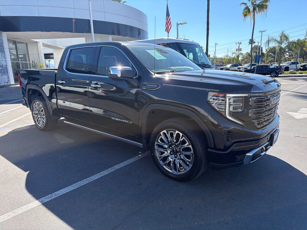 Used 2022 GMC Sierra 1500 Denali Ultimate AWD/4WD image 4