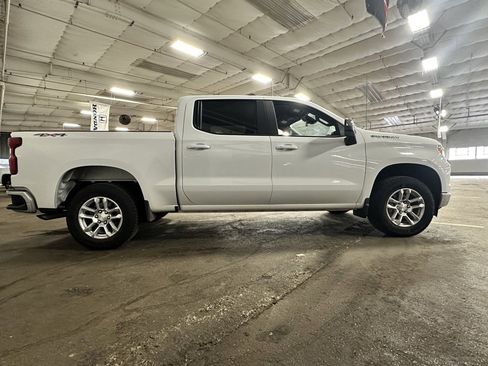 Certified 2024 Chevrolet Silverado 1500 LT image 2
