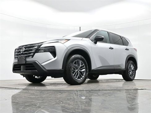 Used 2024 Nissan Rogue S image 25