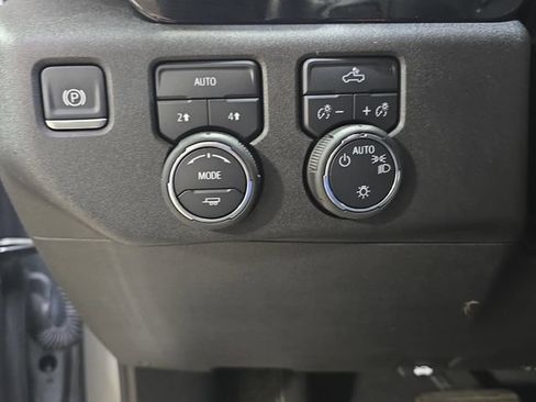 Used 2025 Chevrolet Silverado 1500 LT AWD/4WD image 29