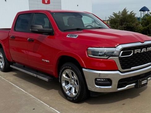 Used 2025 RAM 1500 Big Horn AWD/4WD image 6