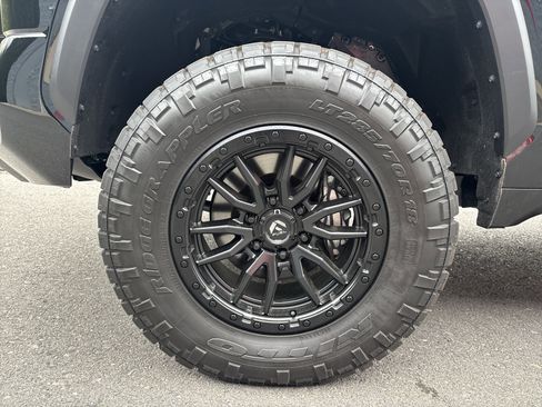 Used 2025 Toyota Tundra SR5 AWD/4WD image 10