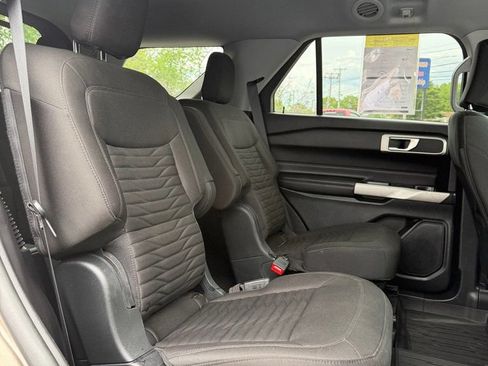 Used 2021 Ford Explorer XLT w/ Class III Trailer Tow Package AWD/4WD image 14