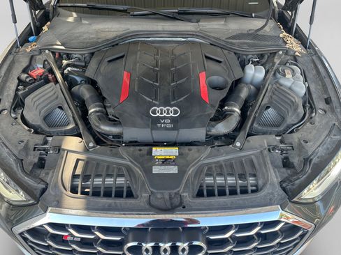 Used 2023 Audi S8 AWD/4WD image 19