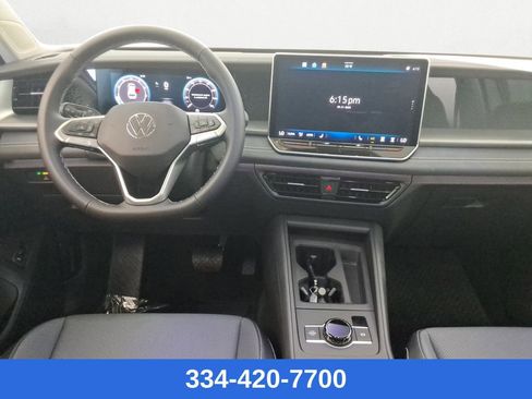 New 2025 Volkswagen Tiguan SE AWD/4WD image 9