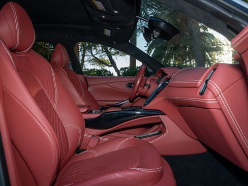 Used 2022 Aston Martin DBX image 15