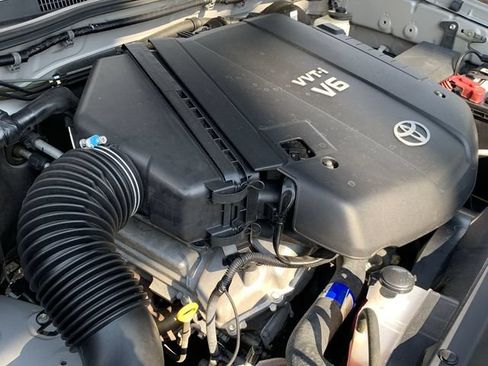 Used 2009 Toyota Tacoma PreRunner w/ SR5 Pkg #2 RWD image 16