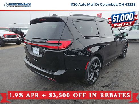 New 2026 Chrysler Pacifica Select FWD image 7