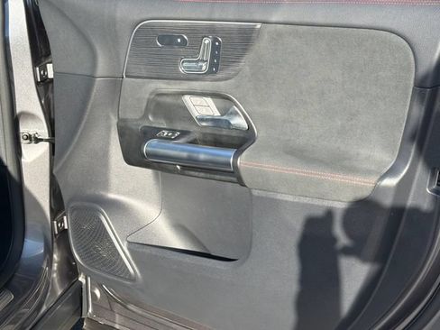 Used 2023 Mercedes-Benz GLA 250 4MATIC image 23