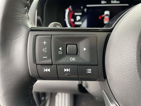 Used 2024 Nissan Pathfinder Platinum w/ Cargo Package image 21