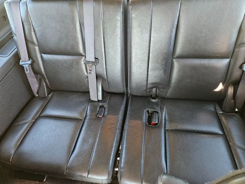 Used 2011 Cadillac Escalade ESV Premium image 17