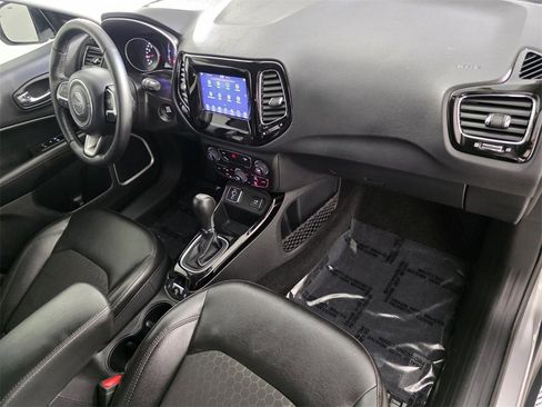 Used 2020 Jeep Compass Latitude image 35
