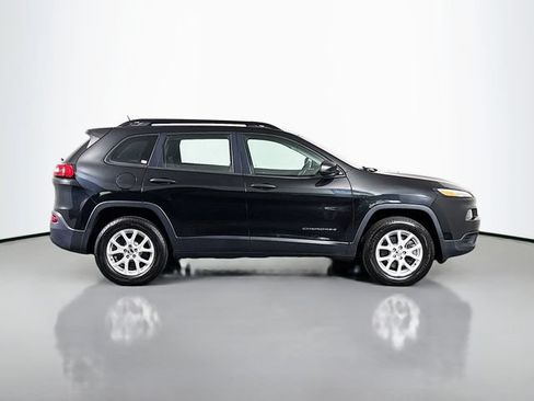 Used 2015 Jeep Cherokee Sport w/ Sport Appearance Group AWD/4WD image 8
