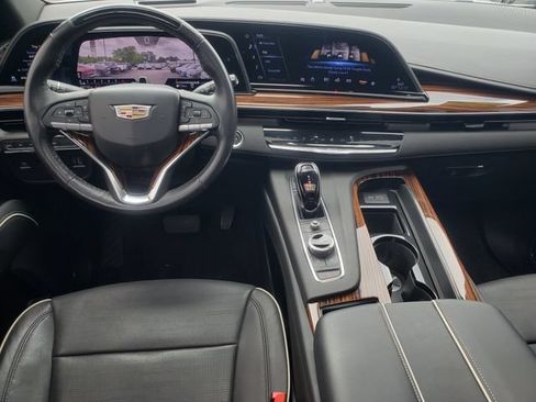 Used 2024 Cadillac Escalade Premium Luxury AWD/4WD image 28