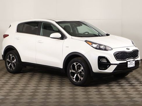 Used 2022 Kia Sportage LX AWD/4WD image 2