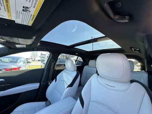 Used 2024 Cadillac XT4 Sport image 22