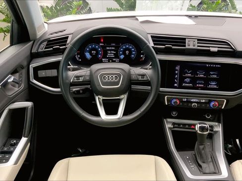 Used 2022 Audi Q3 2.0T Premium w/ Convenience Package image 6