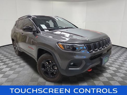 Used 2023 Jeep Compass Trailhawk w/ Trailhawk Elite Group AWD/4WD image 3