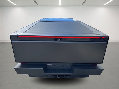 Used 2024 Tesla Cybertruck AWD Crew Cab image 5