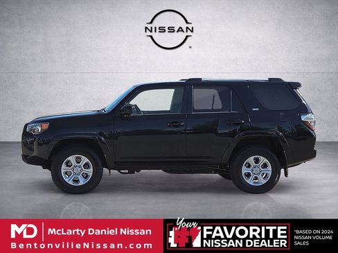 Used 2024 Toyota 4Runner SR5 AWD/4WD image 3