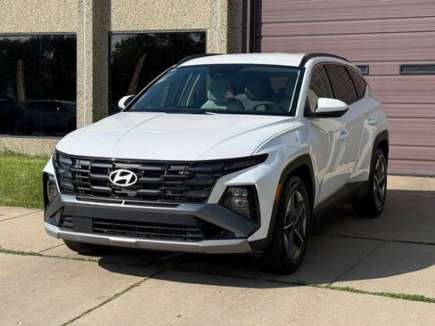 Used 2025 Hyundai Tucson SEL FWD image 3