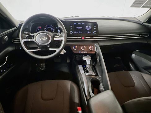 Used 2023 Hyundai Elantra SE FWD image 27